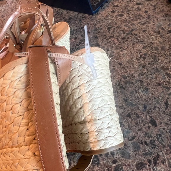 UGG heel sandals strappy SZ 10 NWT - Picture 8 of 11